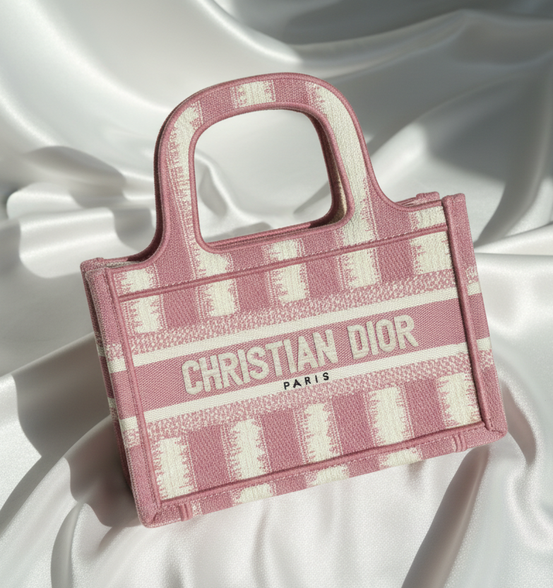✨Neuf 2400€ Christian Dior mini Tote édition Limitée full set ✨